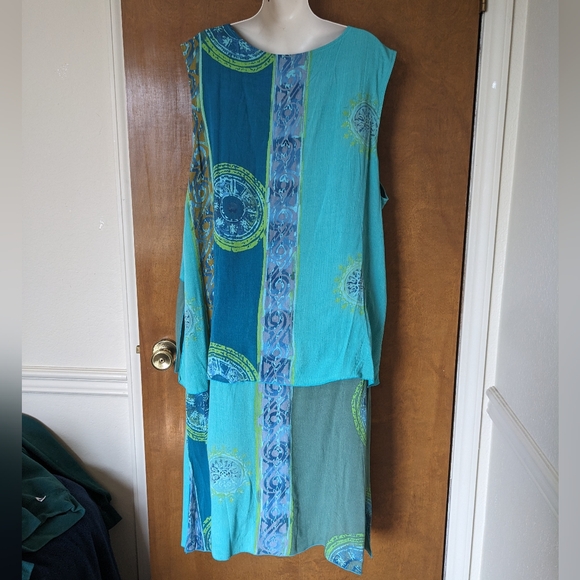 The Pyramid Collection Green Blue Teal Batik Print Layered Sleeveless Dress - Picture 2 of 7